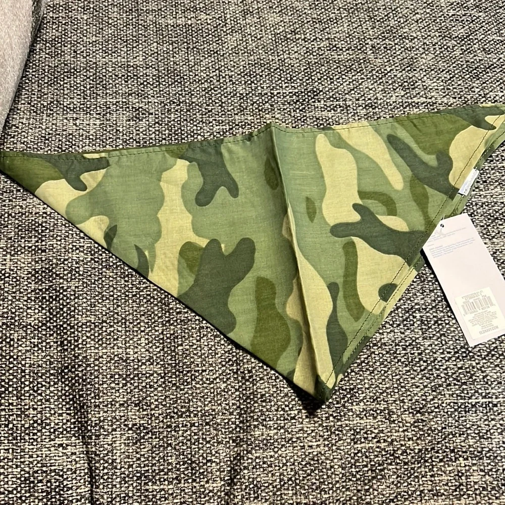 🎉 HP  🎉 NWT Old Navy Camo Pet Bandana